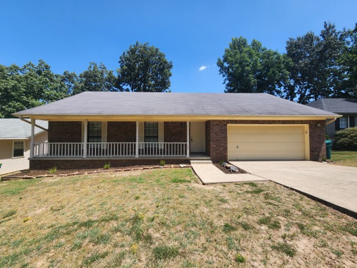 Welcome Home To 309 Shadow View West Little Rock Newly Updated For Rent Move In Special Zero Deposit Option Please Read The Full Description – photo 1