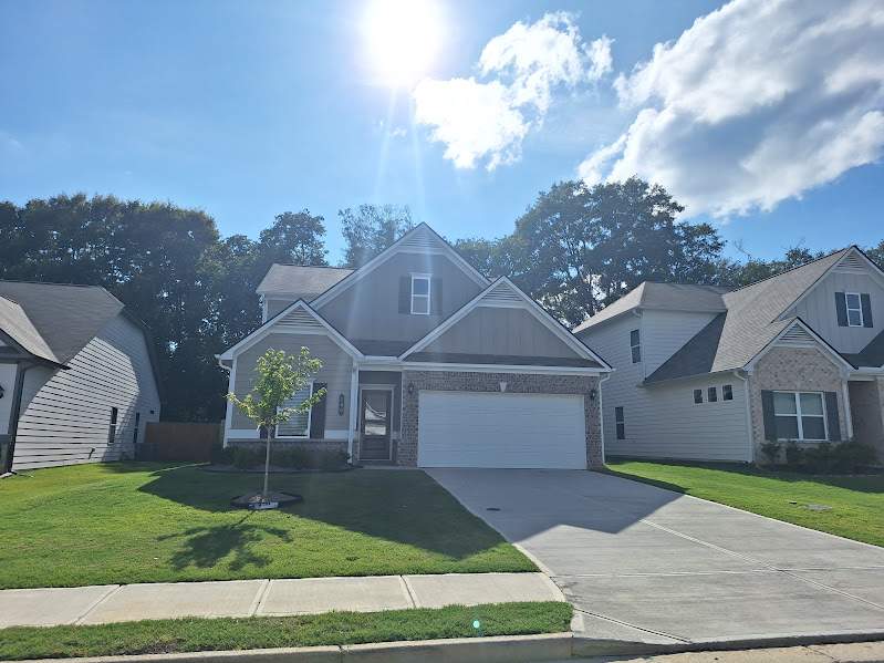 160 Marion Dr – photo 1
