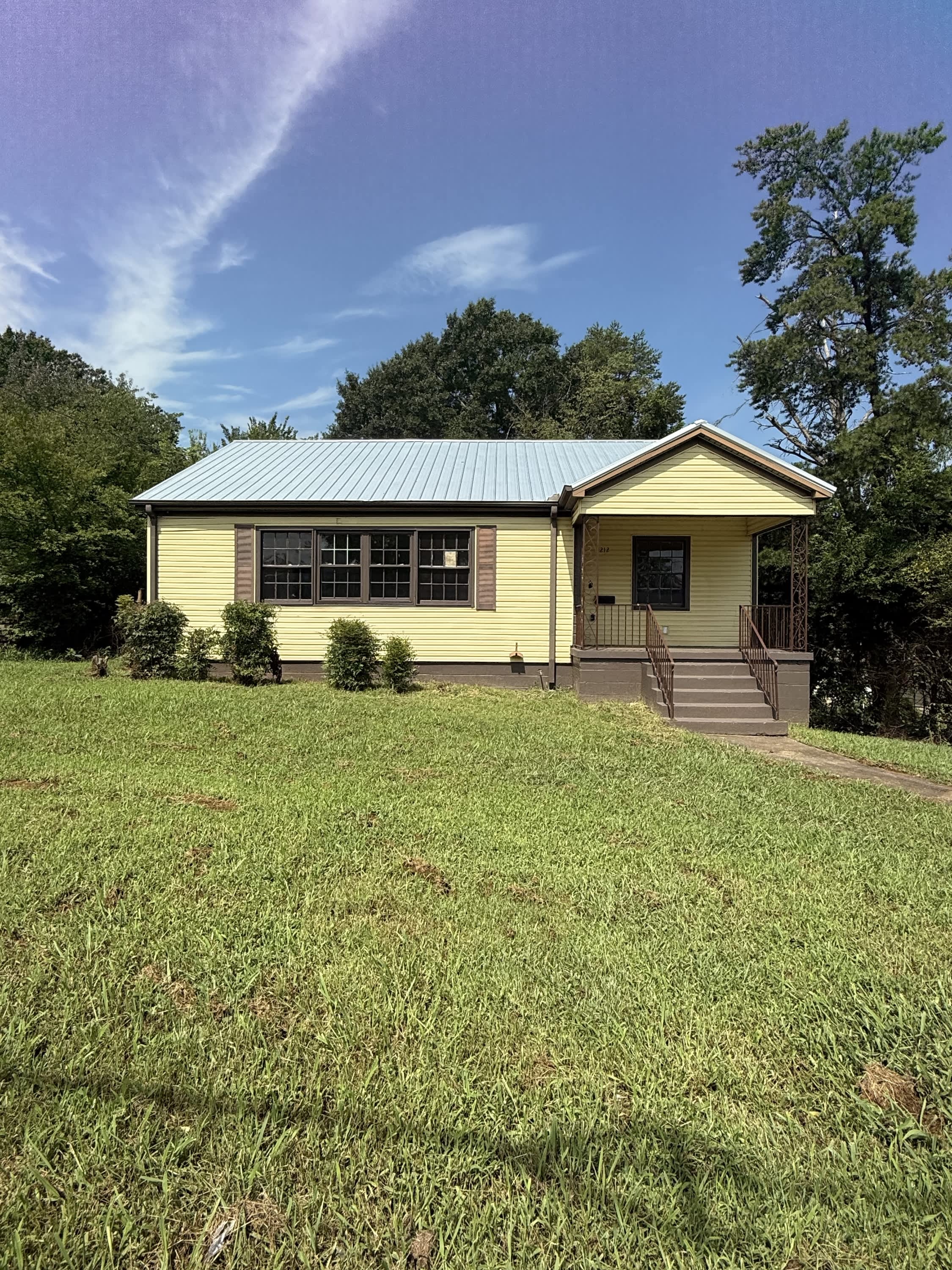 1212 Mims Street Southwest – photo 1