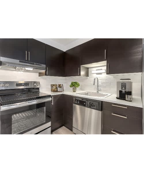 899 Washington – photo 1