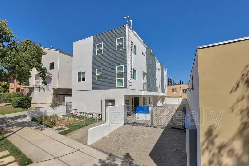 1406 Eagle Vista Drive – photo 1