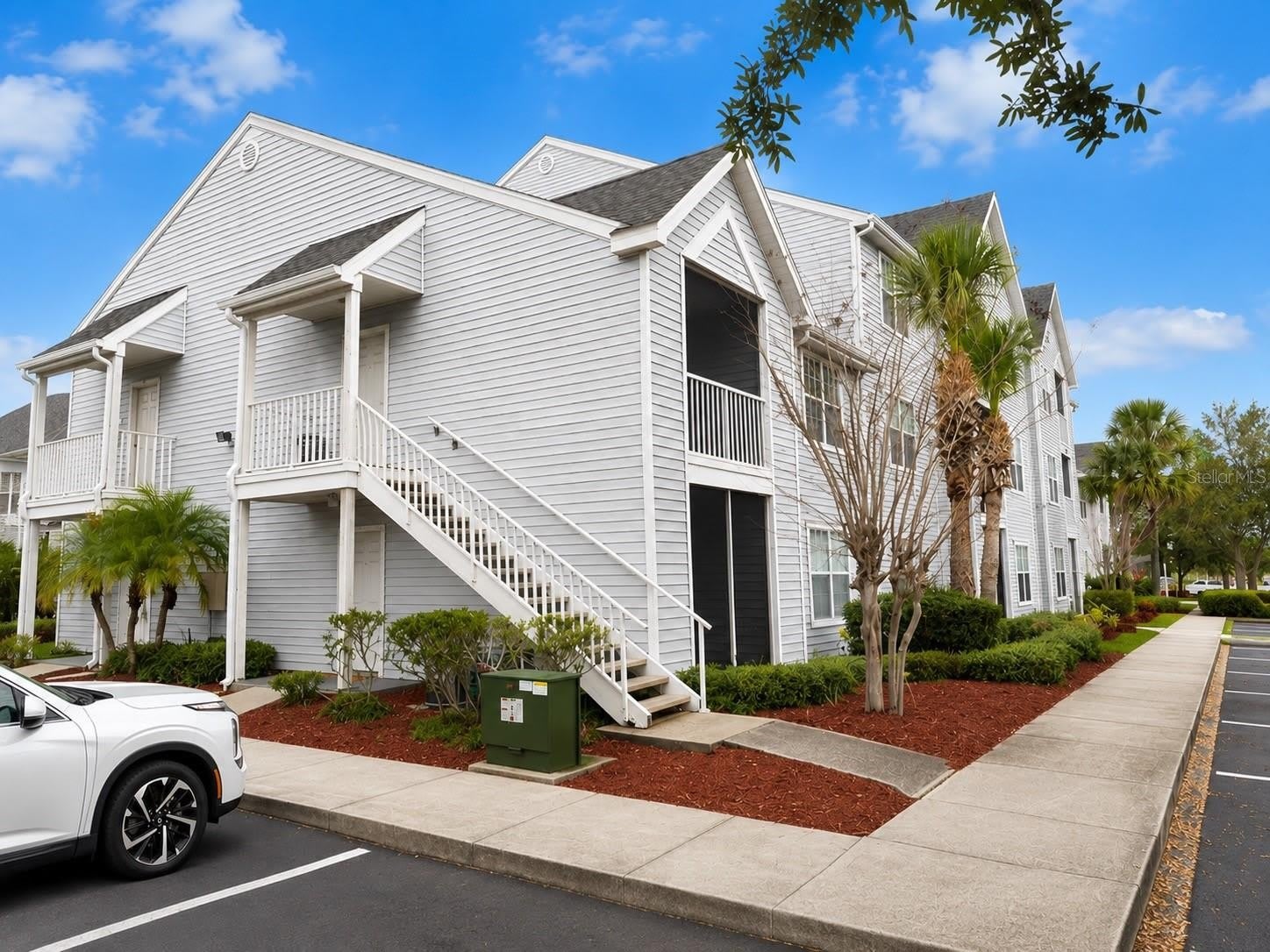 1218 BERMUDA LAKES Lane – photo 1 of 9