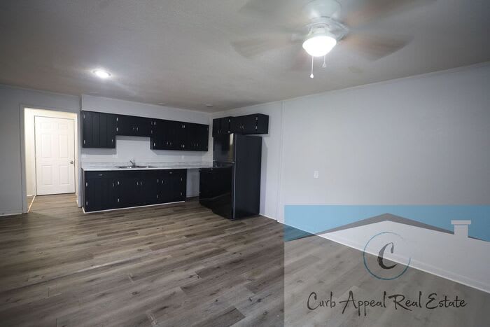 717 Ellis Avenue – photo 1 of 10