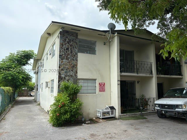 1940 NW 30th St – photo 1