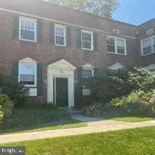 500 E LANCASTER AVENUE – photo 1 of 18