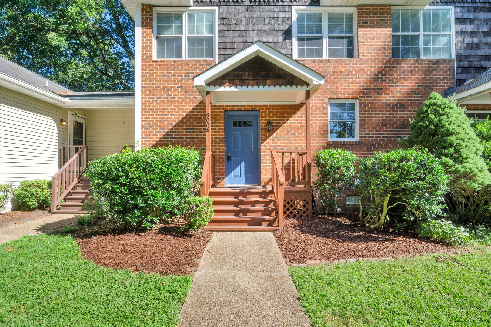 Freshly Updated 3 Bedroom Townhome in Williamsburg! – photo 1 of 29