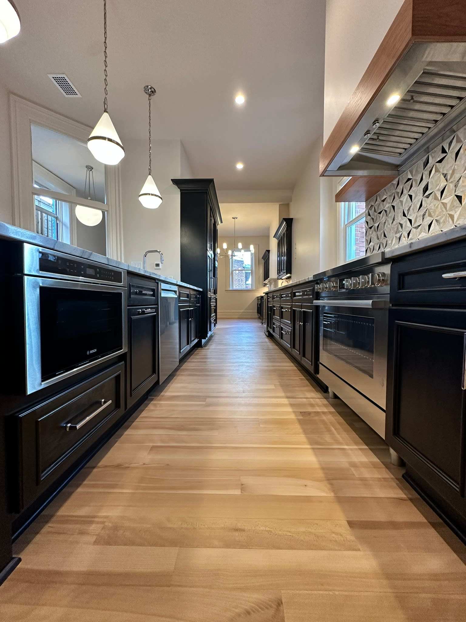 1819 Sarah Street Apt 2 – photo 1