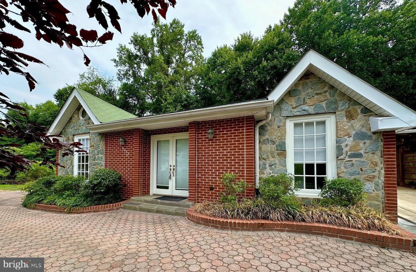6312 OLD DOMINION Drive – photo 1