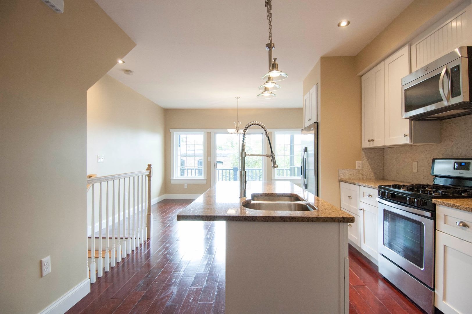 Charming 3 Bedroom – photo 1
