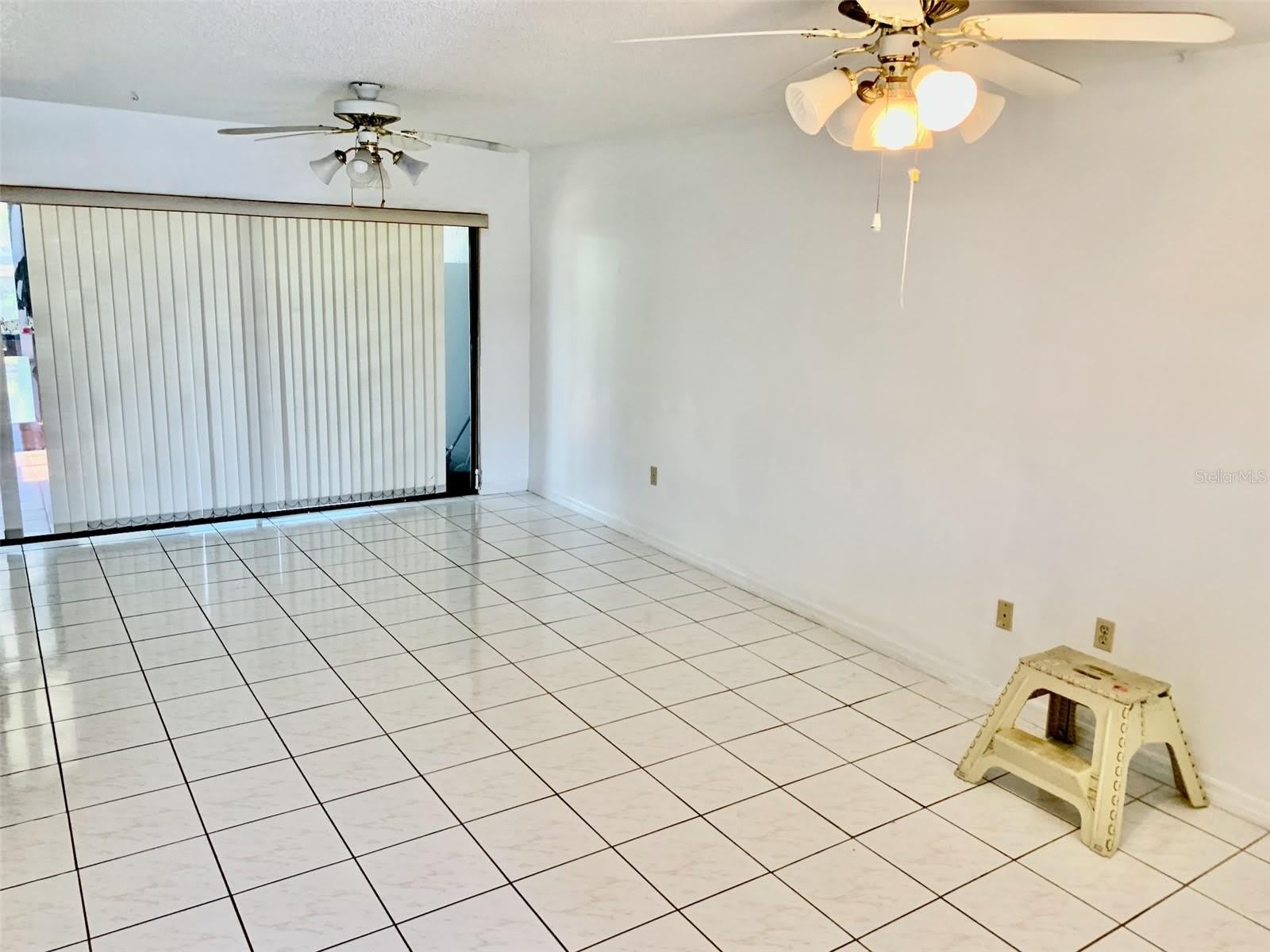2000 Forrest Nelson Boulevard – photo 1
