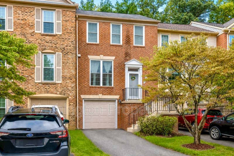 4267 Fox Lake Dr – photo 1
