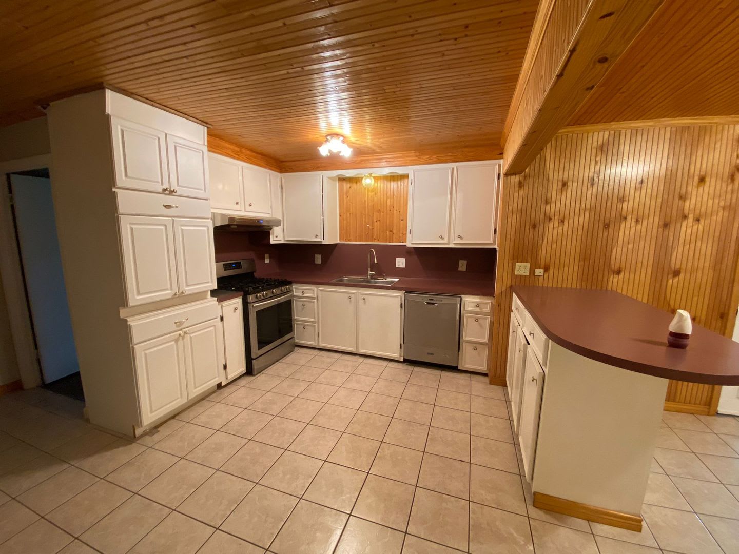Exceptional Value! Spacious 4-Bedroom, 3-Bath Home with 2,742 Sq. Ft. – Only $1,350/Month – photo 1 of 20