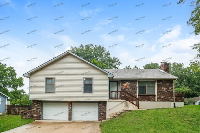 205 Southeast Moreland School Road – photo 1 of 13