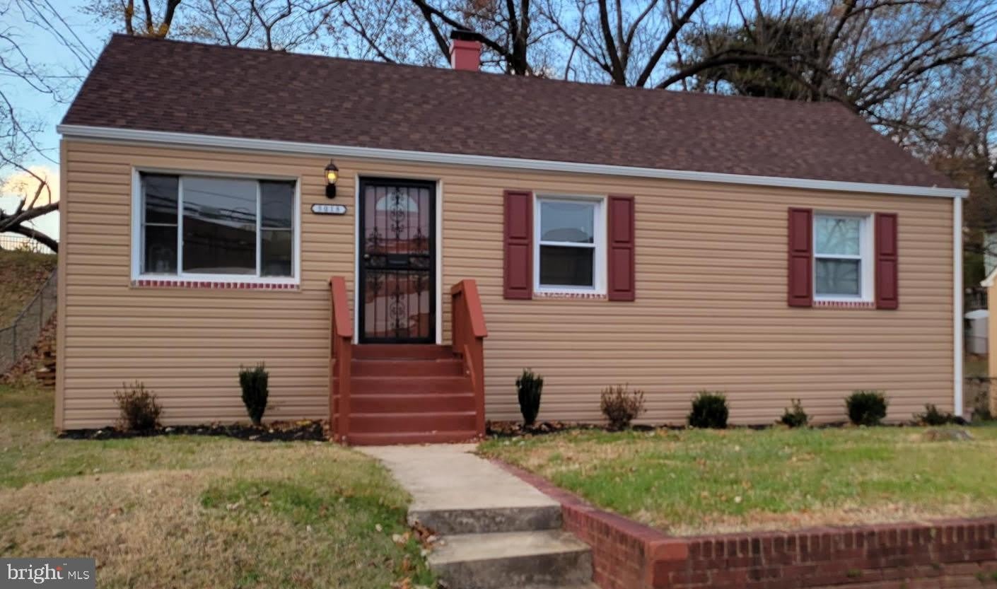 5018 N Englewood Drive – photo 1 of 308