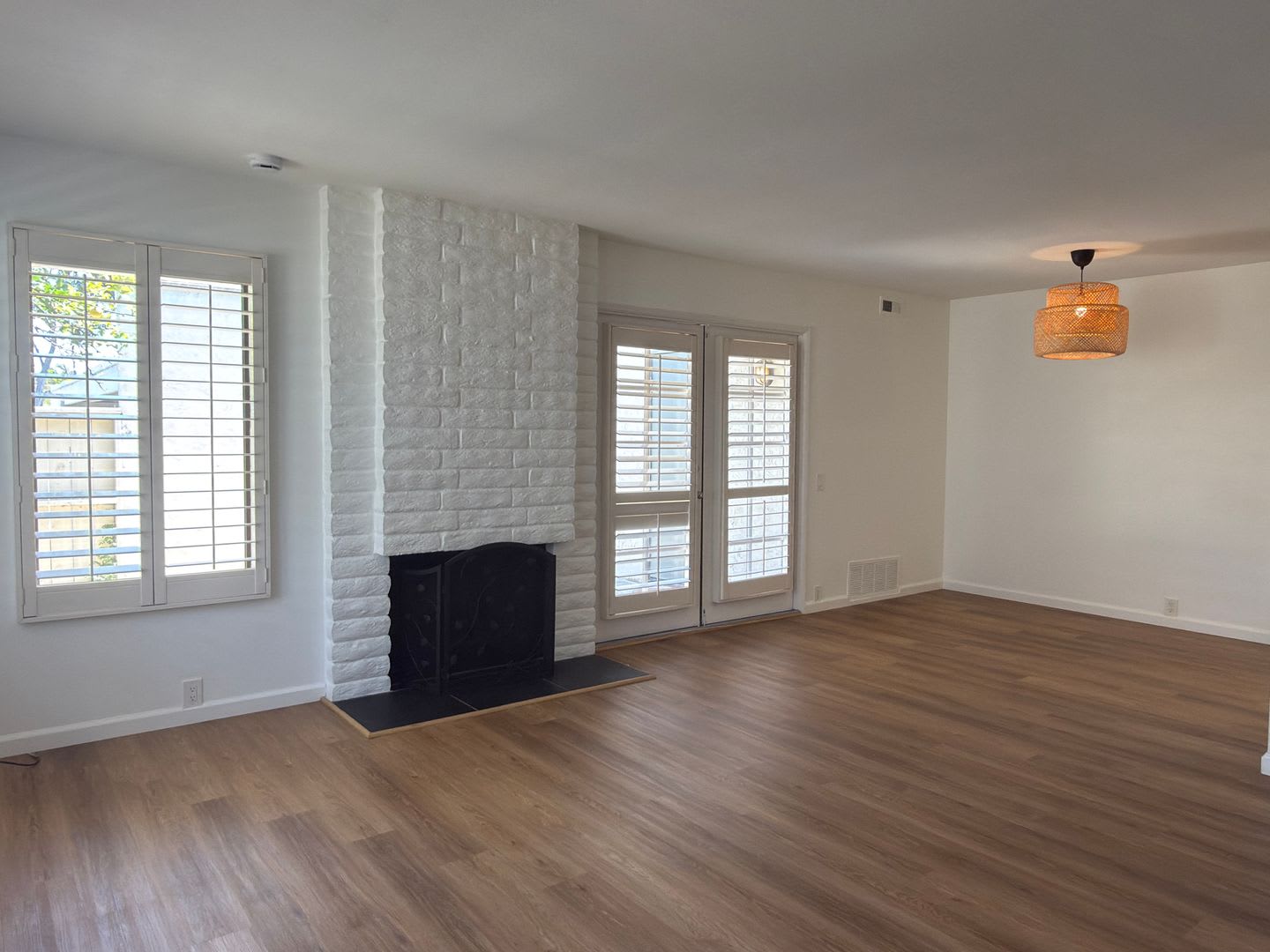 University City 2BR Condo with Private Patio and Community Pool – photo 1