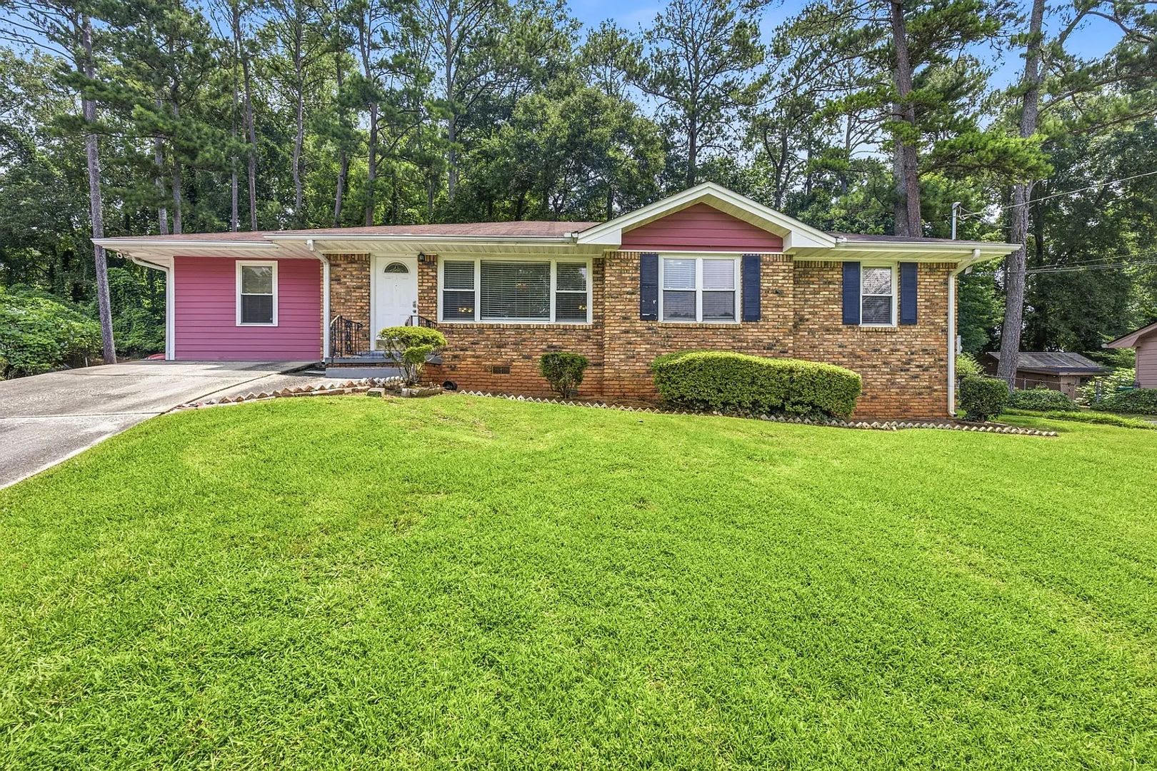 Room in 4 Bedroom Home in Atlanta – photo 1 of 22