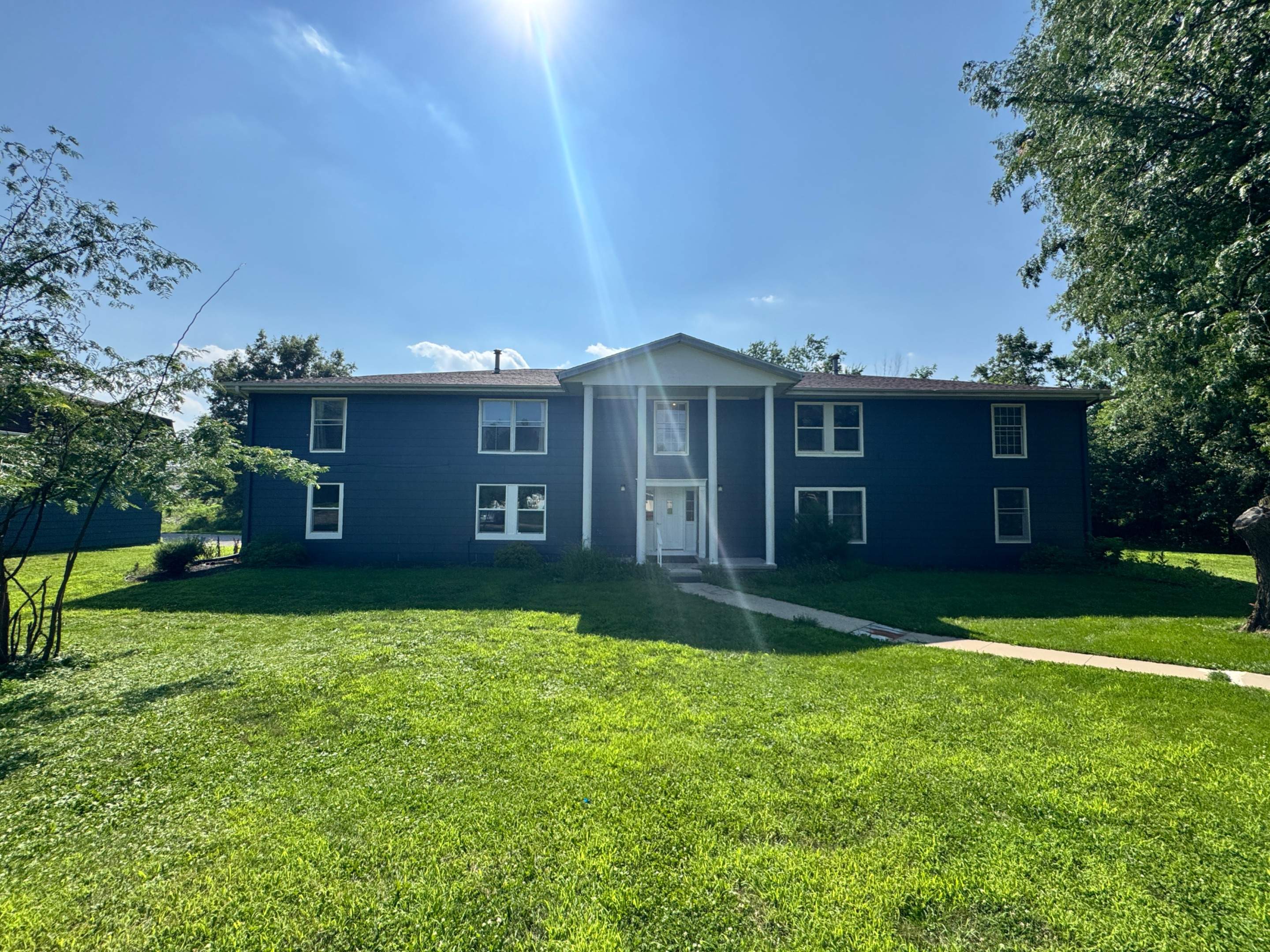 101 4th Ave W – photo 1 of 10