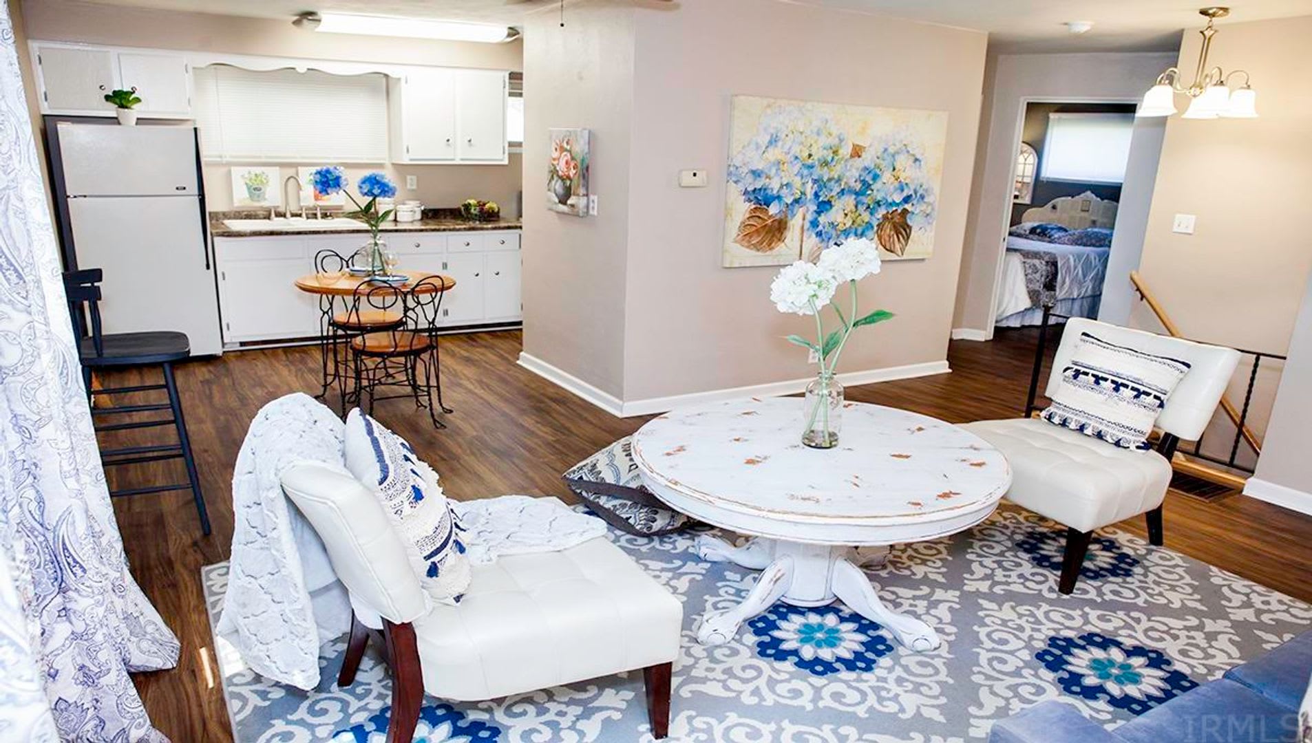 2 bedroom and 1 bath – photo 1