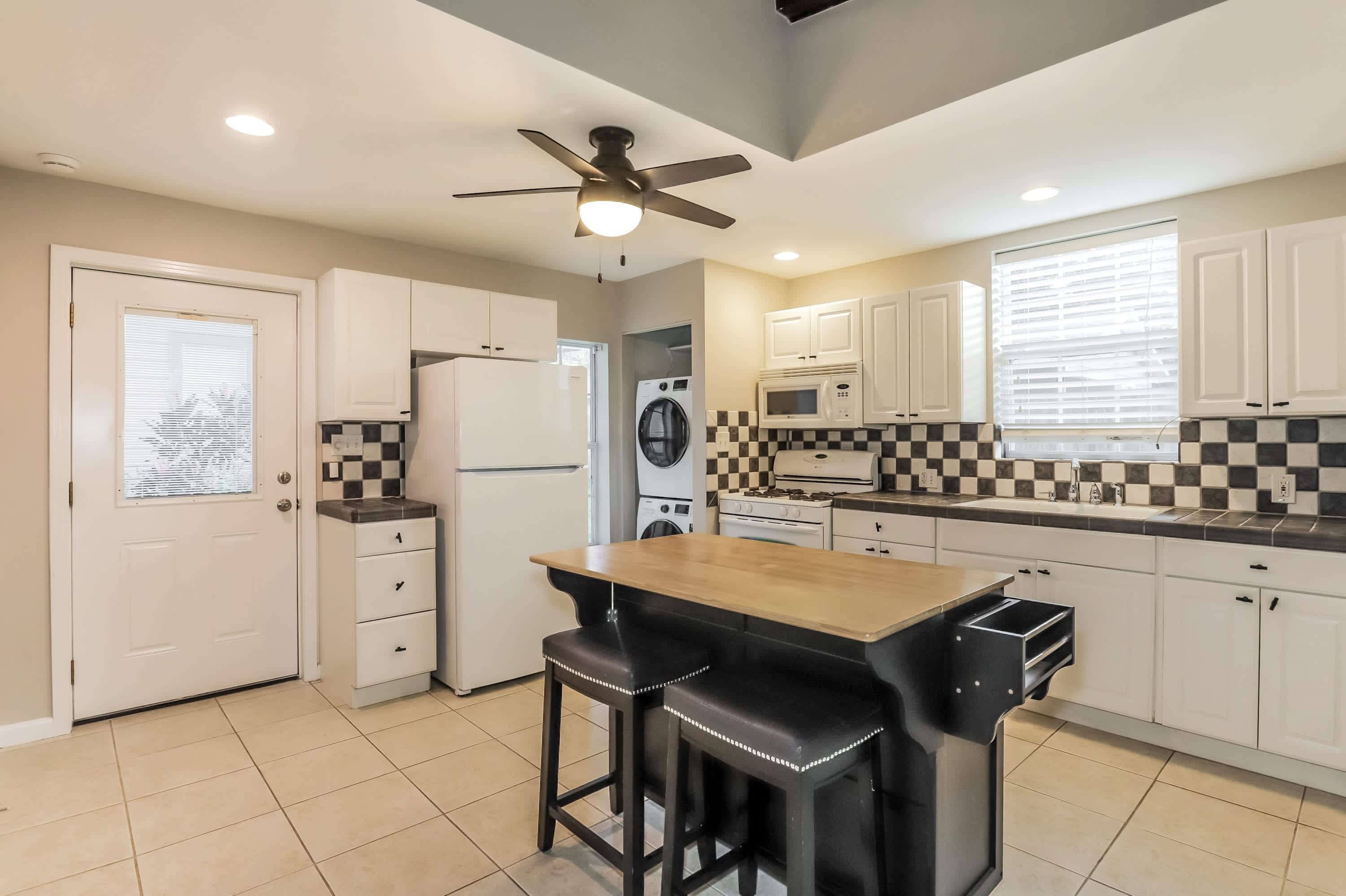 927 East Shadowlawn AvenueB – photo 1