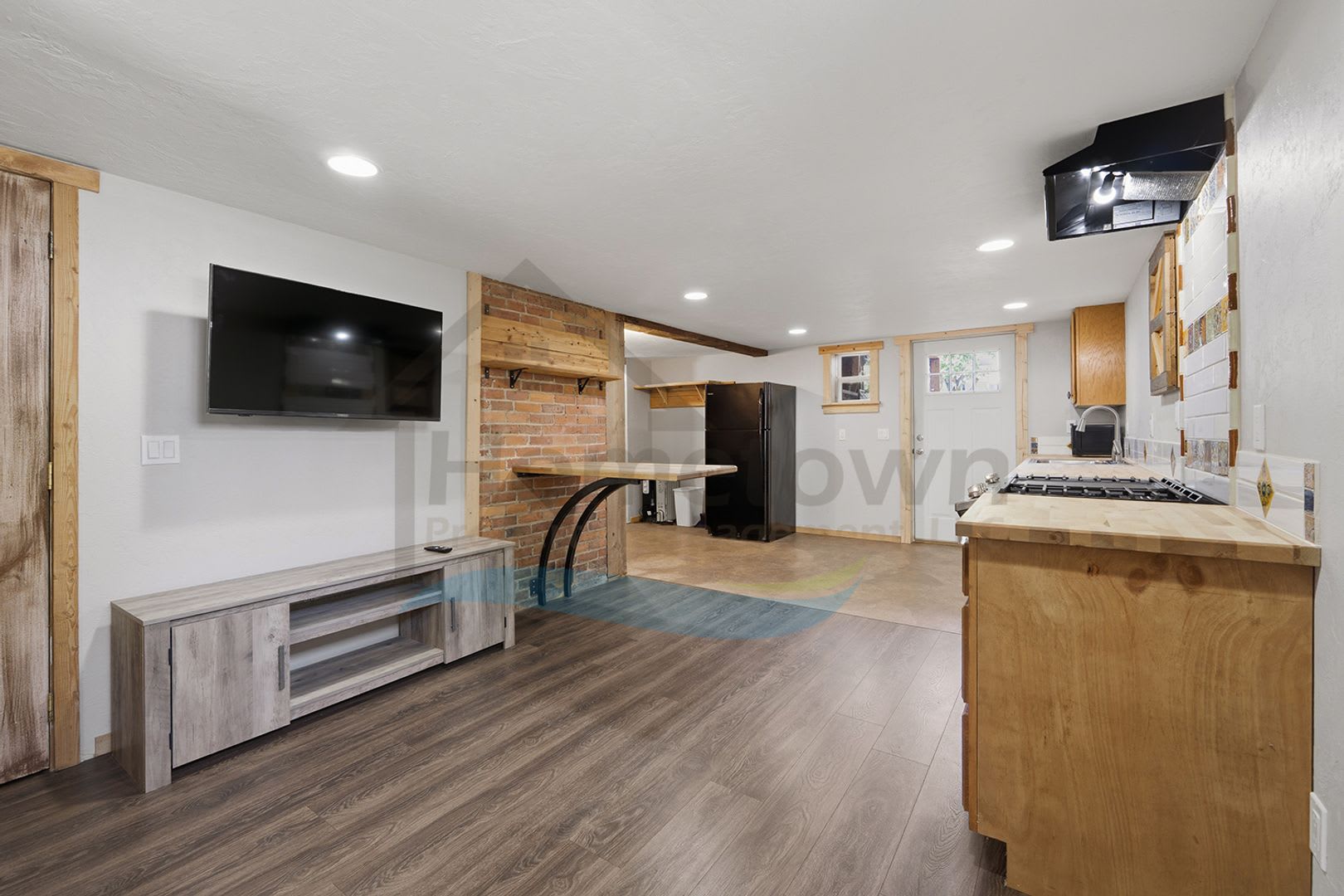 1 Bedroom 1 Bath Home with Off-Street Parking Available in Midtown Coeur d'Alene! – photo 1 of 26