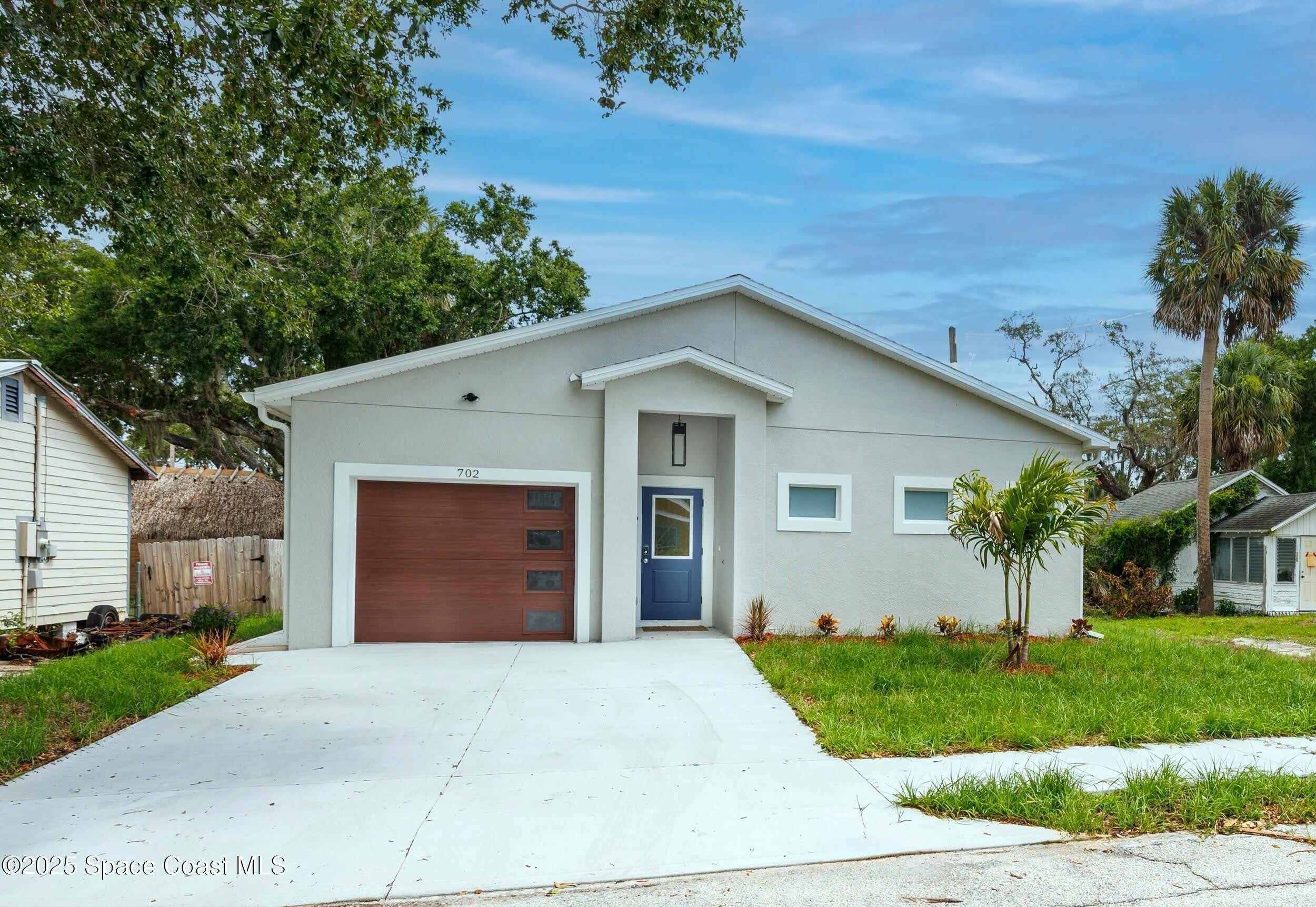 702 Shady Lane – photo 1 of 14