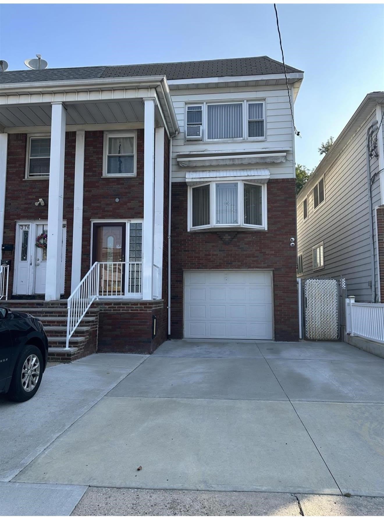 374 CATOR AVE – photo 1