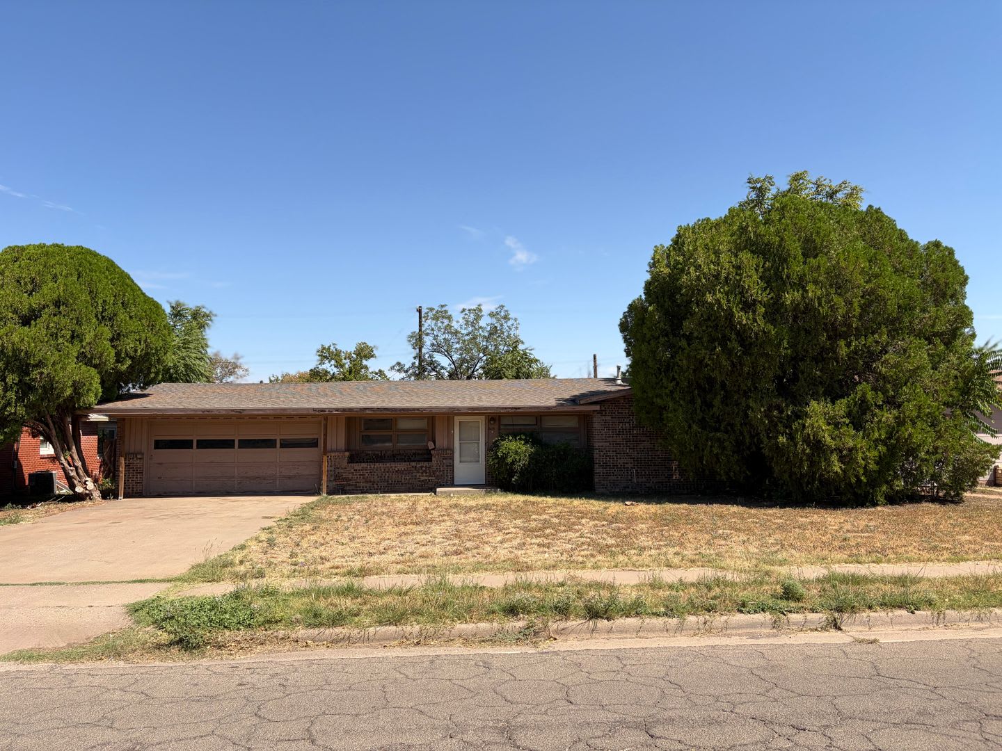 Spacious 3-Bedroom Home in a Convenient Lubbock Location – photo 1
