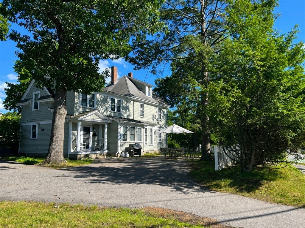 180 Warren – photo 1 of 7