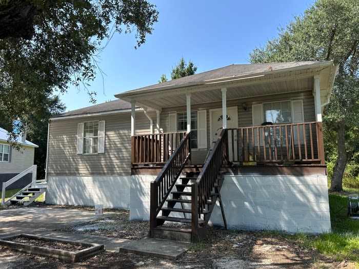 207 McDonald Drive – photo 1 of 8