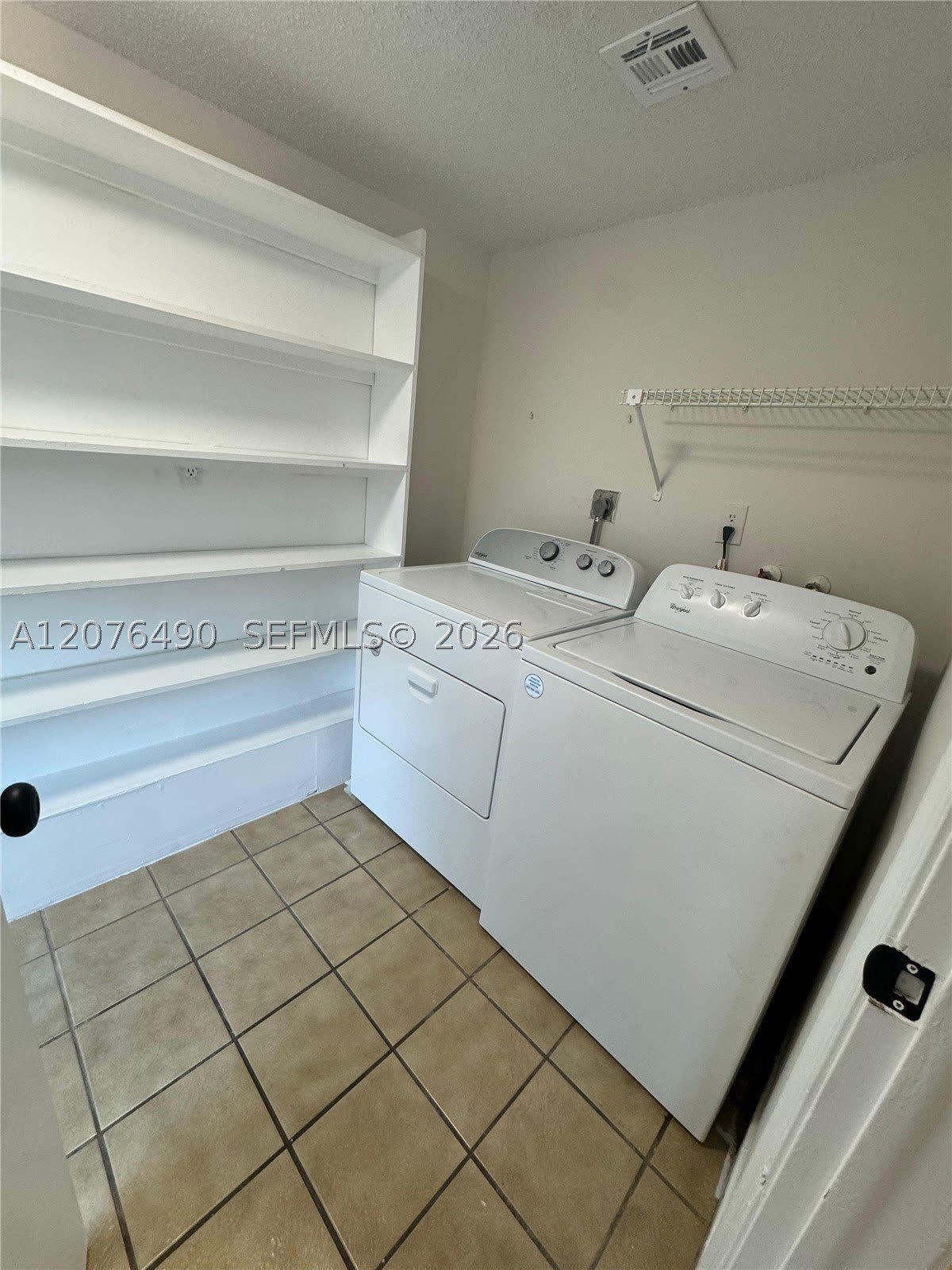 16498 NE 26th Ave – photo 1