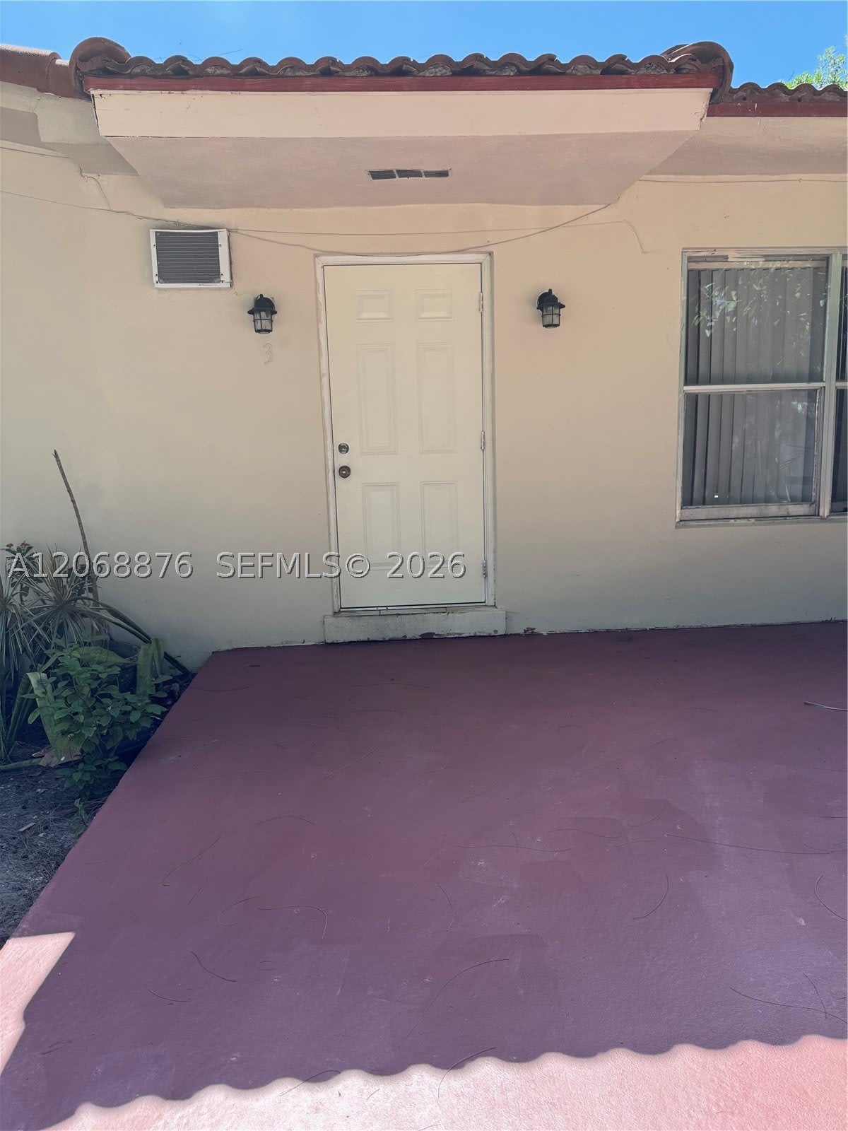 695 NE 151st St – photo 1