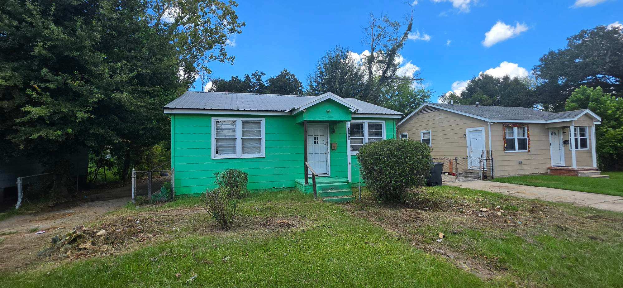 3483 Hollywood Street – photo 1 of 6