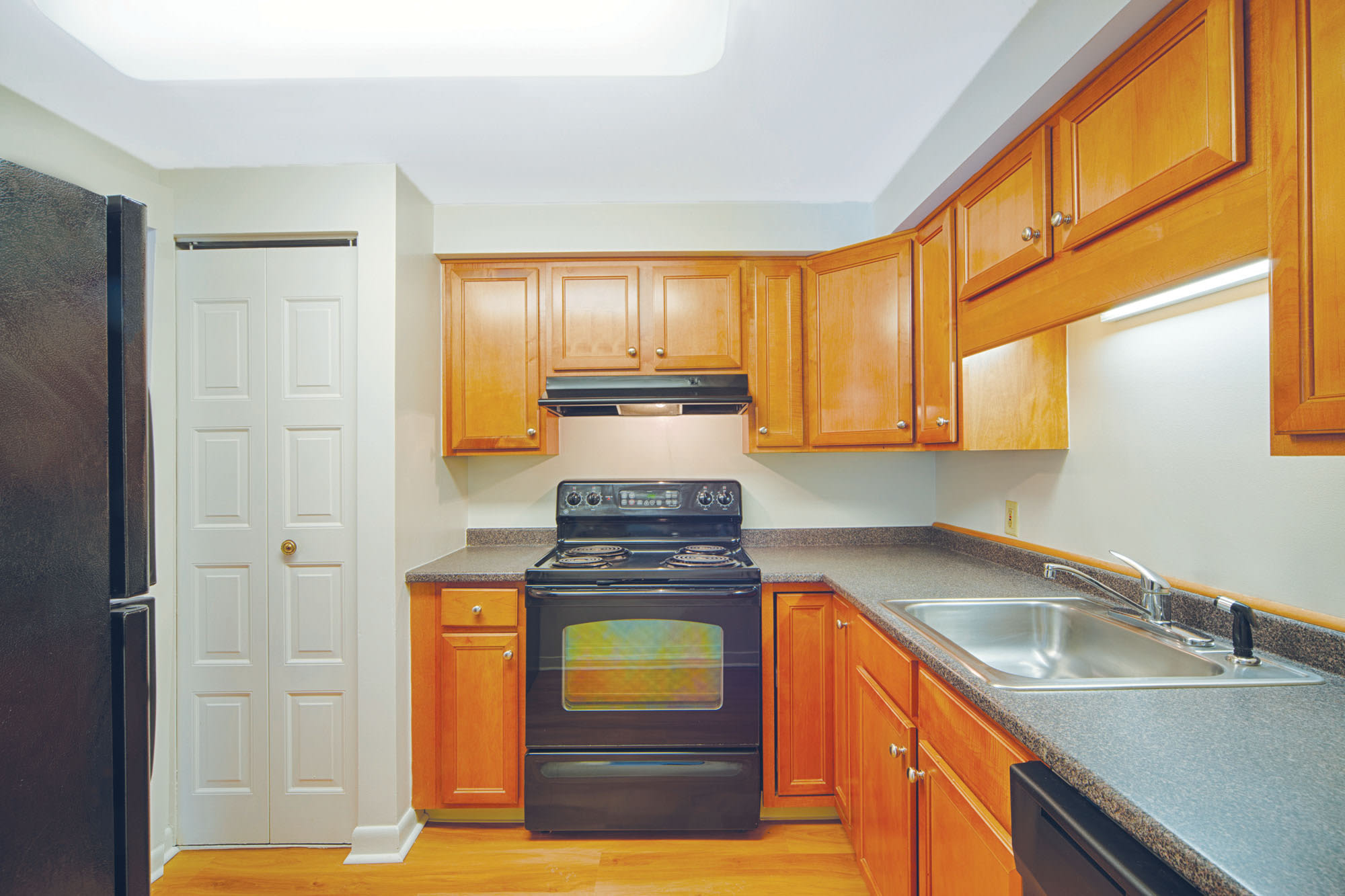 Royal Crest Estates Nashua – photo 1 of 42
