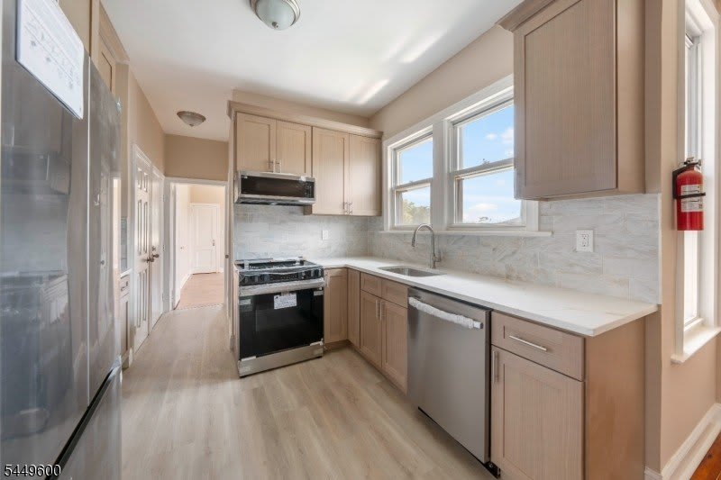 49-51 Caldwell Pl – photo 1 of 10