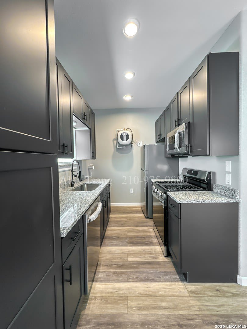 606 Brookview Dr – photo 1