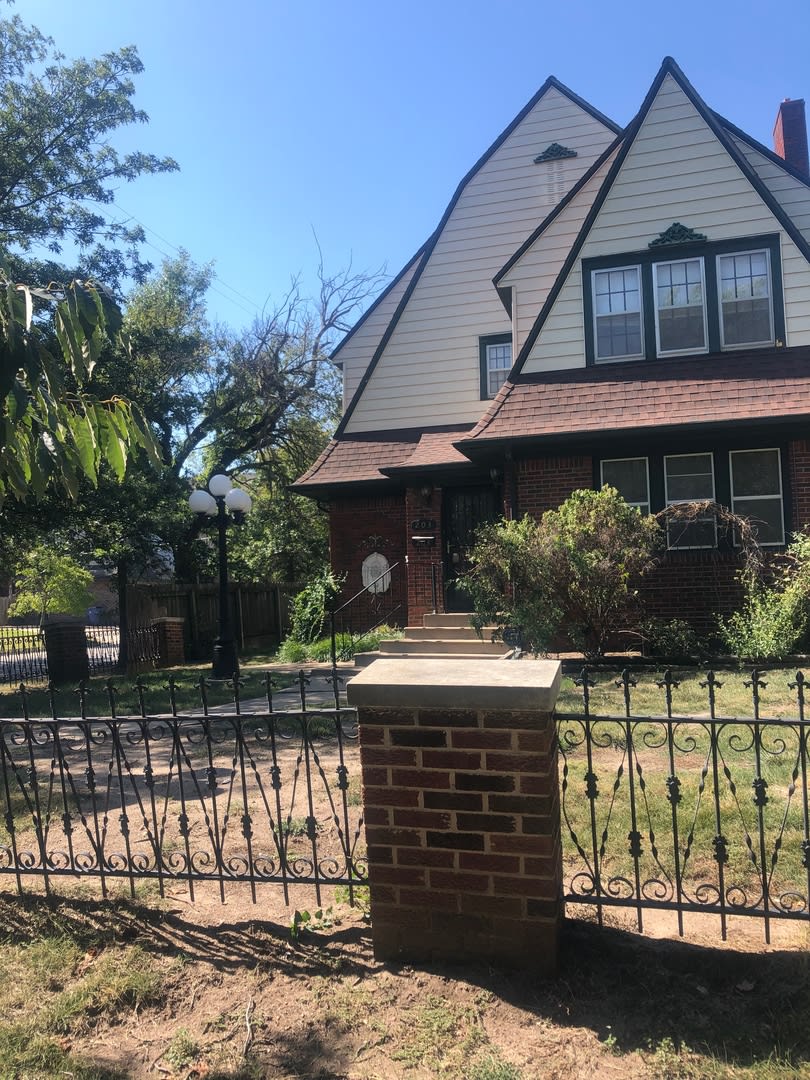 College Hill duplex for rent! – photo 1