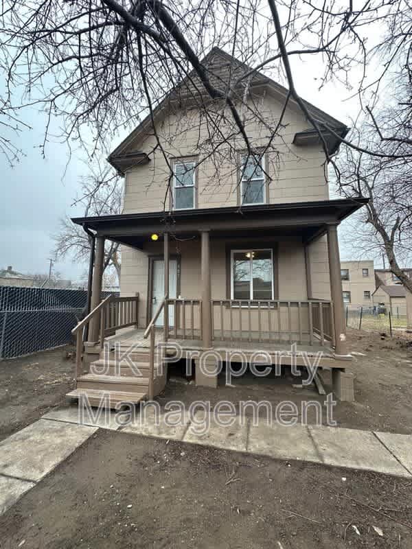 604 2nd Ave S – photo 1 of 20
