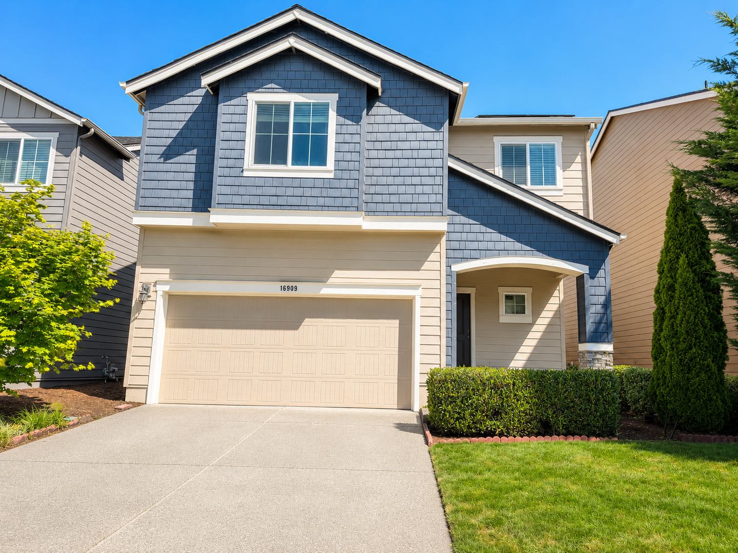 Large 4 Bedroom Home with EV Charger and Solar in Bethany Area – photo 1