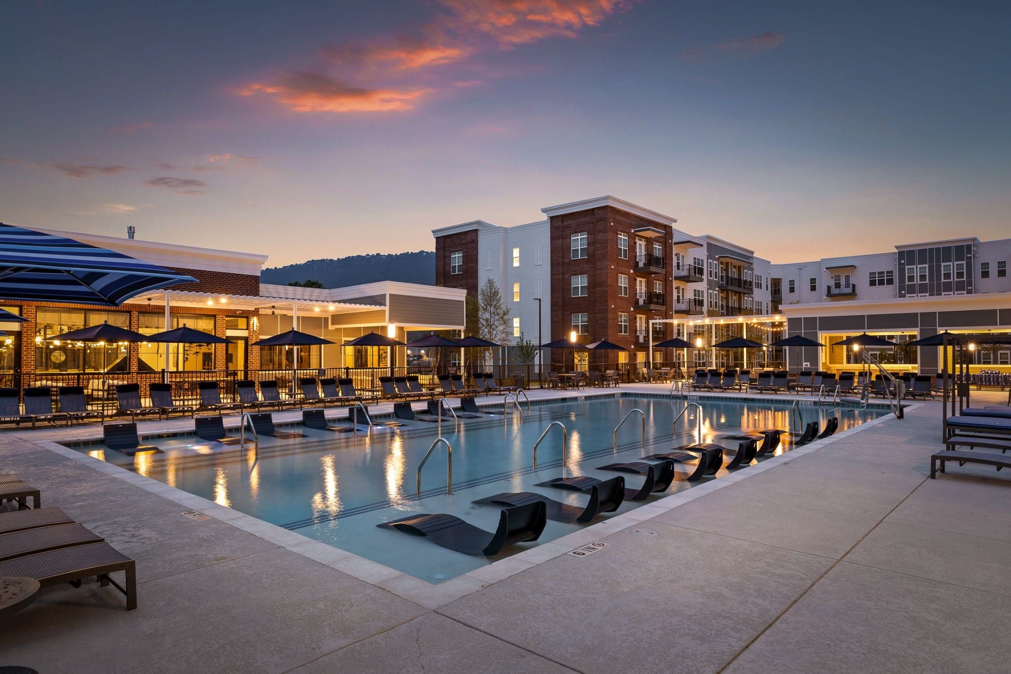 Borough 33 Apartments – photo 1