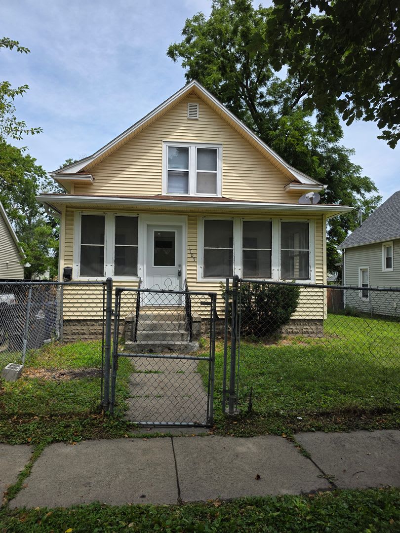 Large 3 Bedroom newly updated house for rent! – photo 1