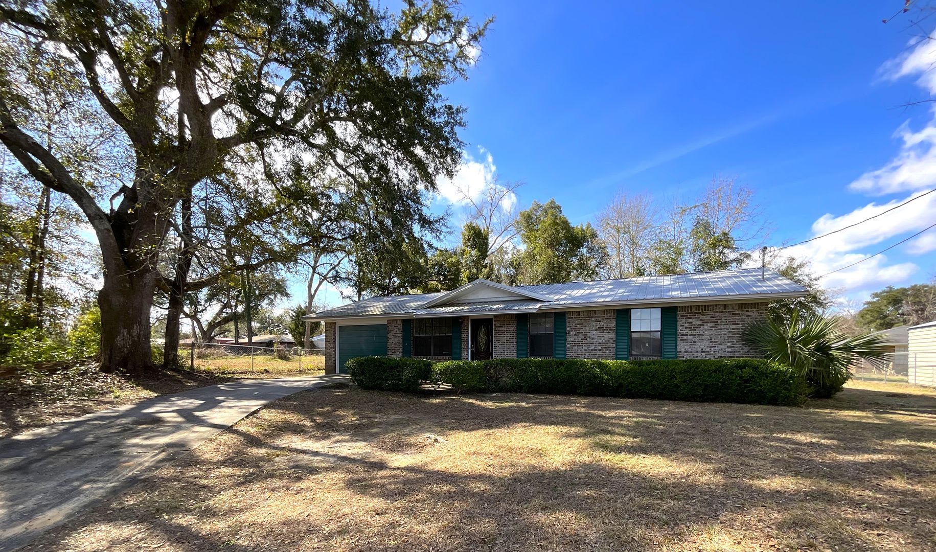 Spacious Brick 3 1 In Marianna In Quiet Cul De Sac With 1 Car Garage – photo 1 of 10