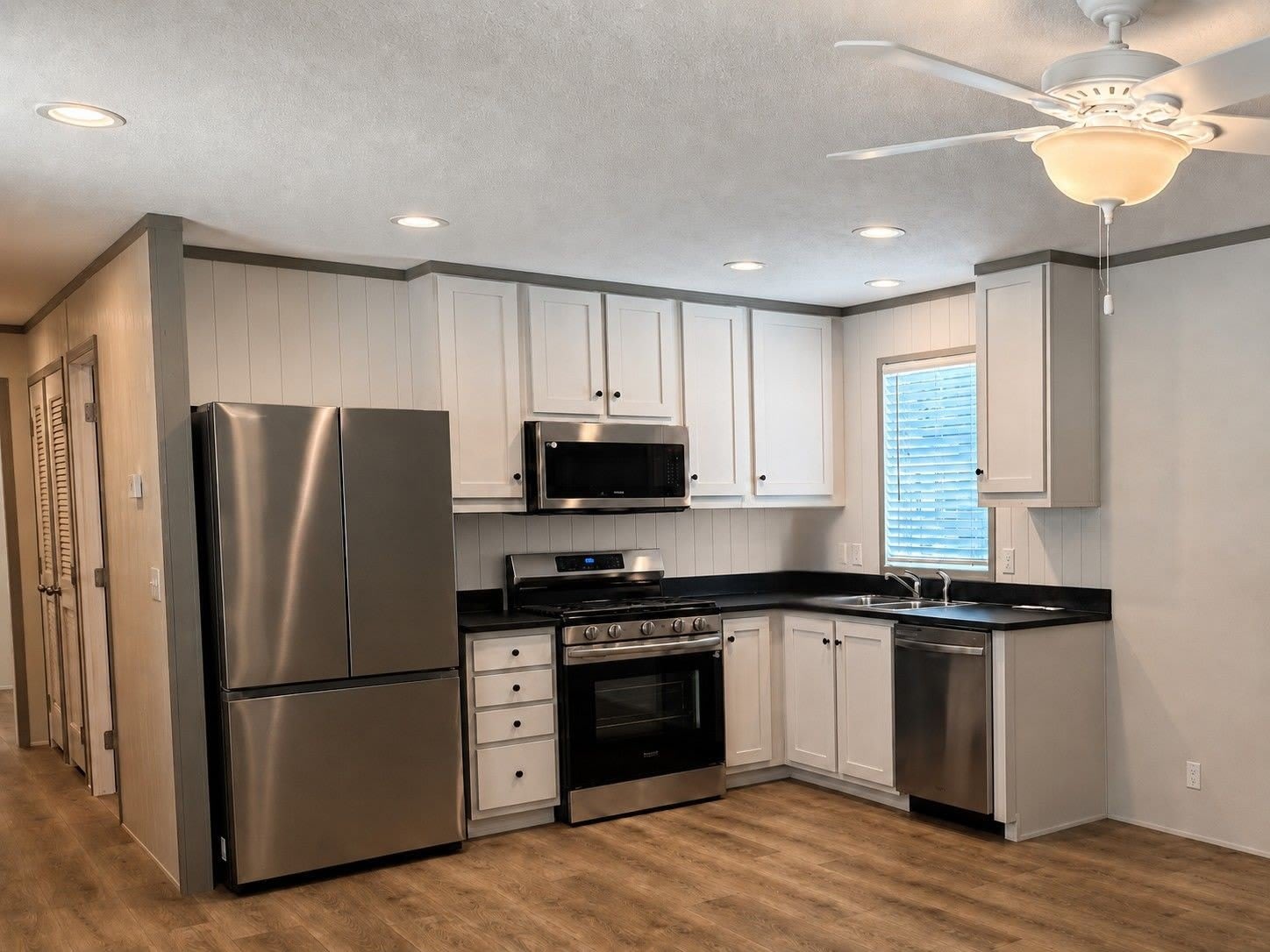 4011 Underwood Lane – photo 1 of 110