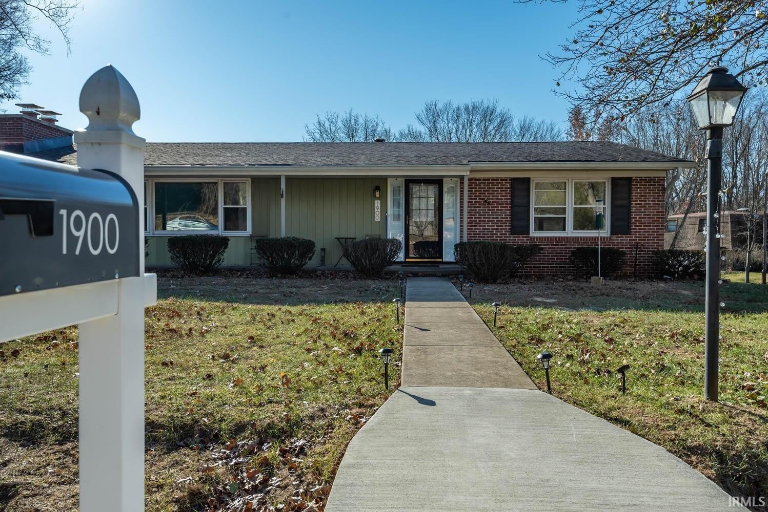 1900 Windsor Drive – photo 1