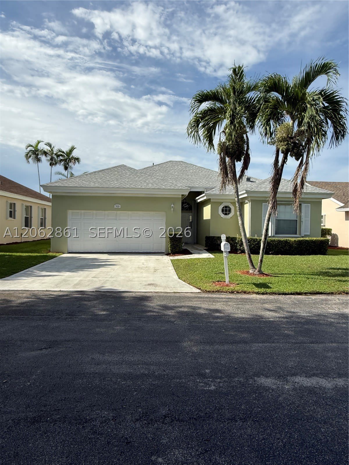 2435 SE 7th Pl – photo 1
