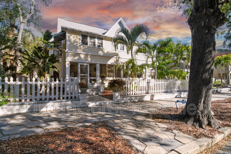 235 7th Ave N – photo 1