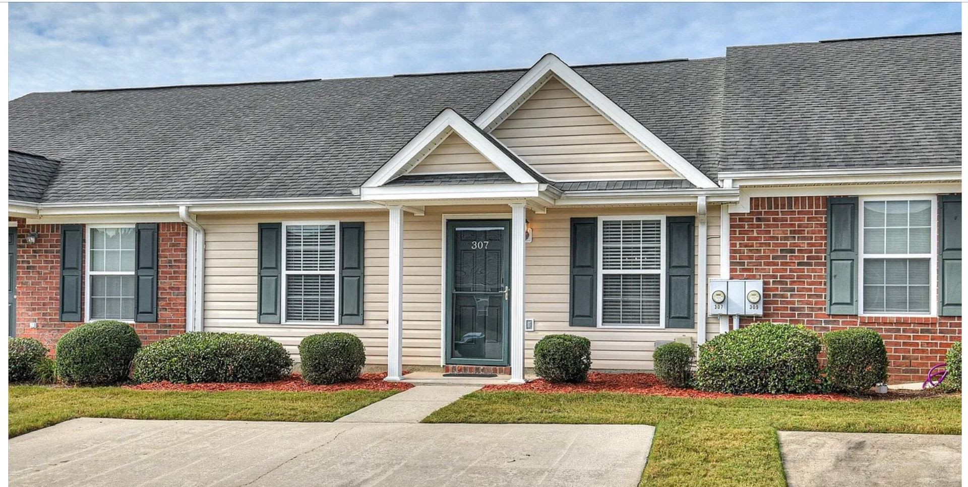 Updated 2 Br 2 Ba Townhome – photo 1 of 59
