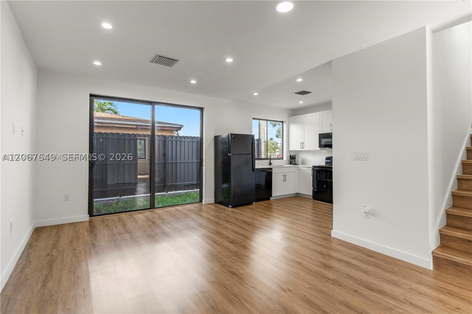 401 SW 1st St – photo 1 of 21