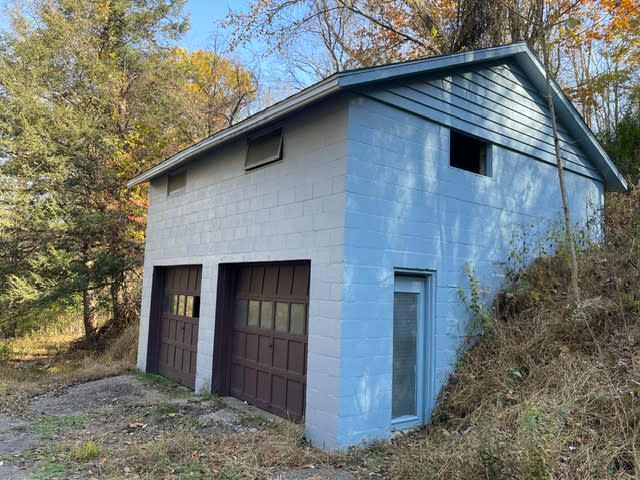 4860 William Penn Highway – photo 1 of 32