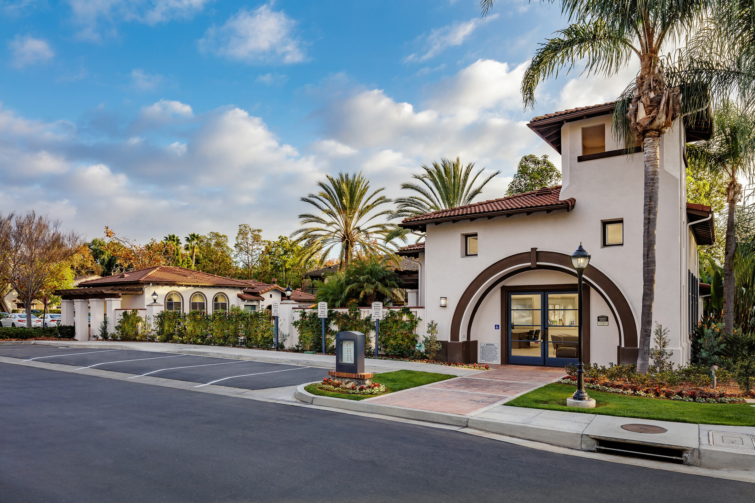 Laurel Canyon Apartment Homes – photo 1 of 383
