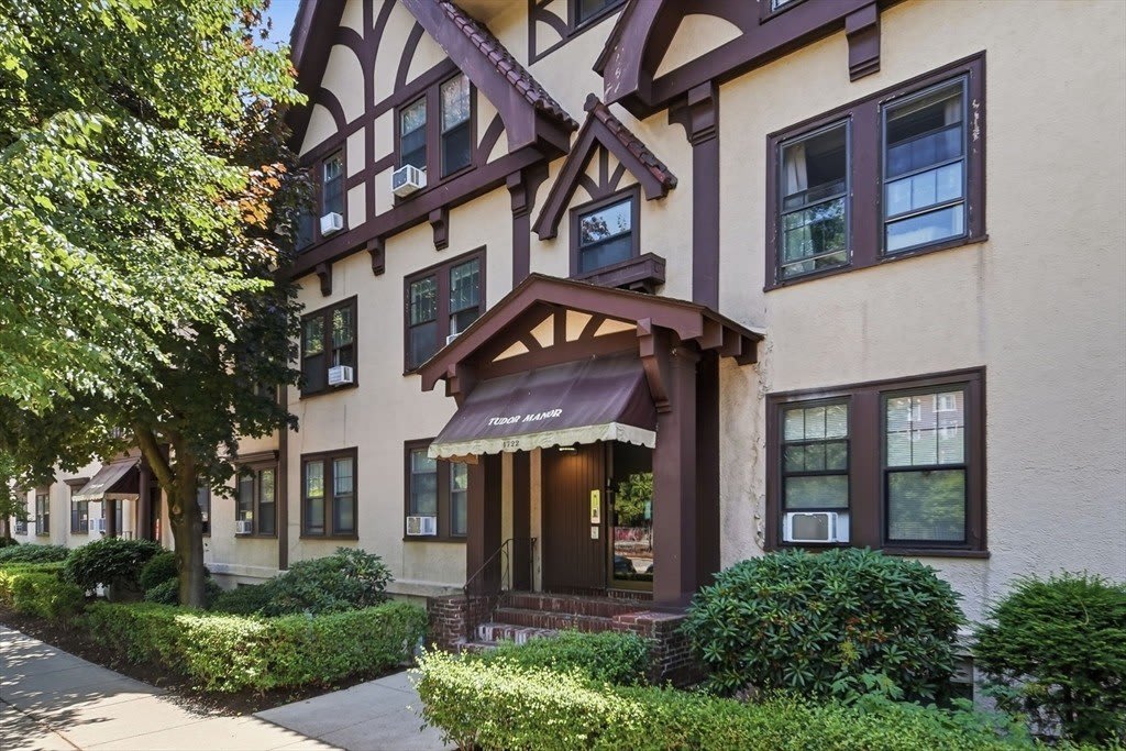 1722-1726 Commonwealth Ave. – photo 1